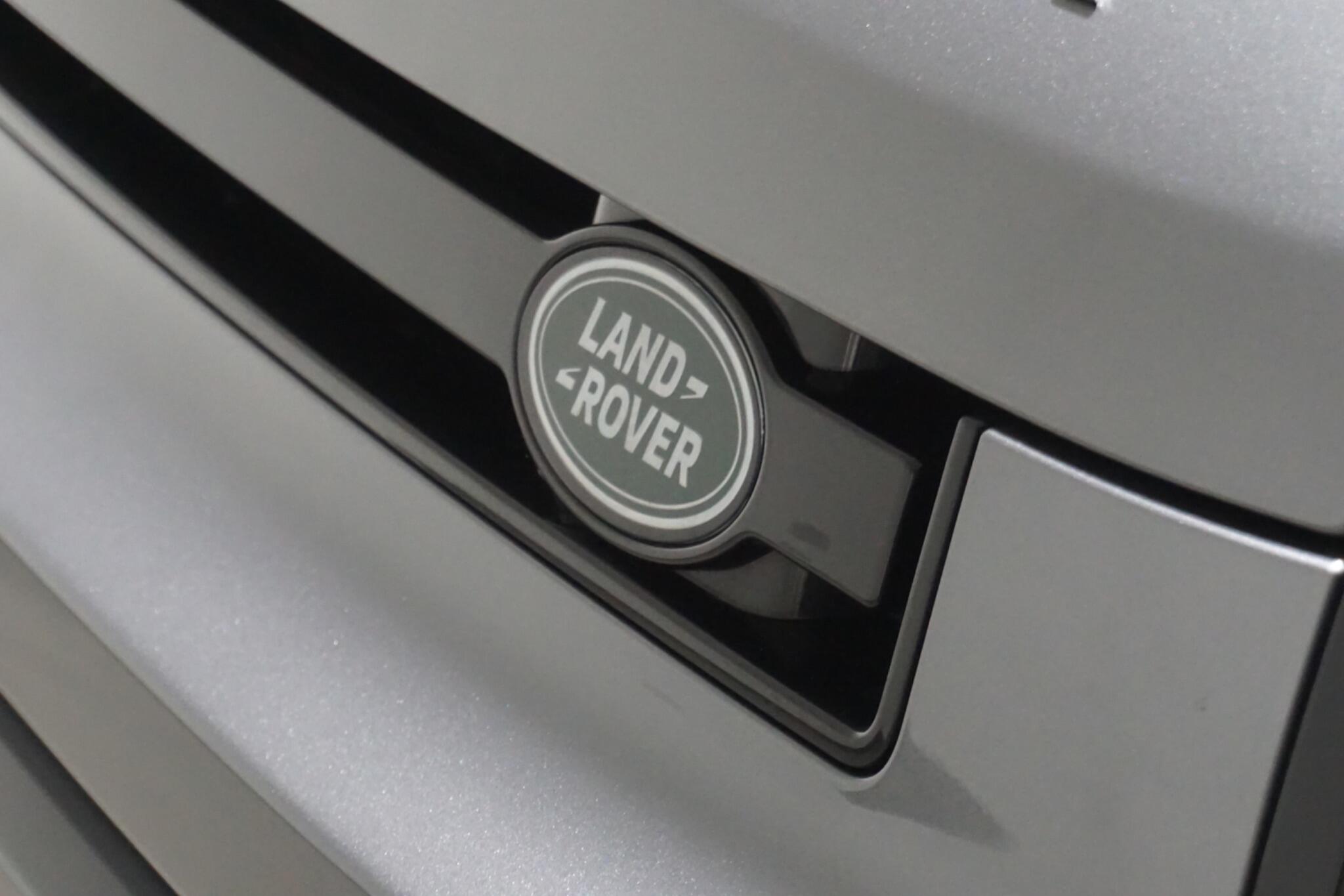 Land Rover Defender 110 3.0 D300 MHEV X-Dynamic SE SUV 5dr Diesel Auto 4WD Euro 6 (s/s) (300 ps)